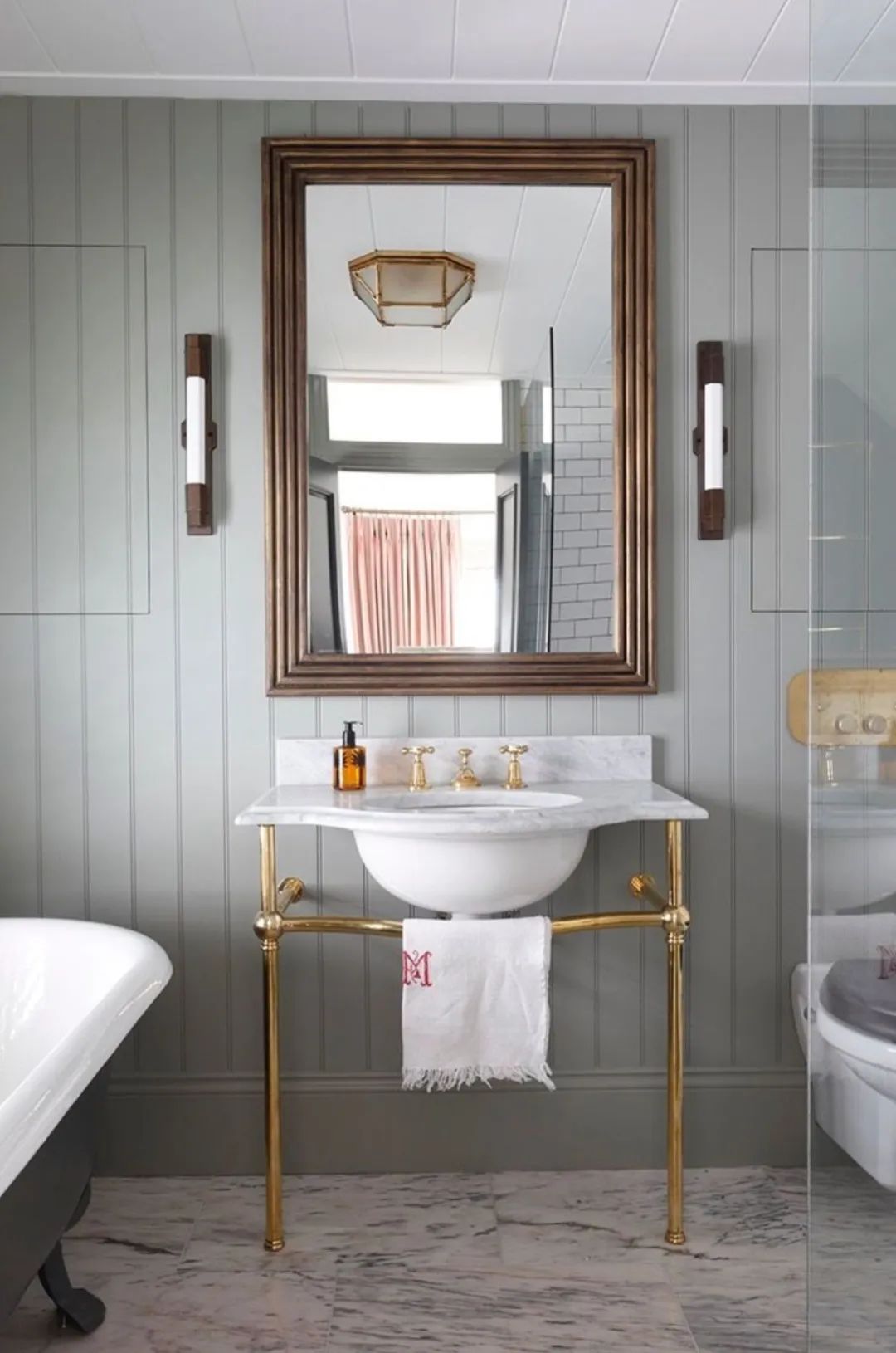 台盆怎么选,才能让卫浴空间更出彩?